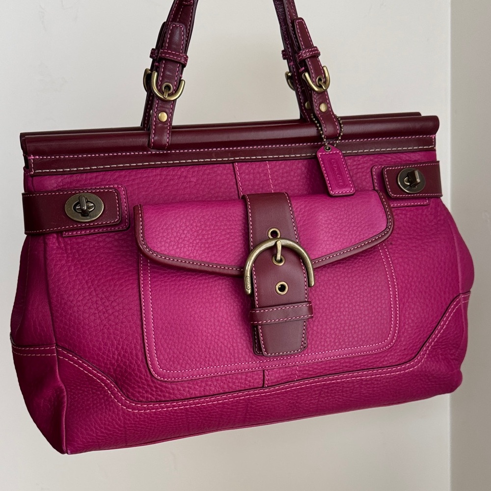 Elegant Pink Leather Handbag